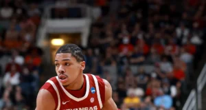 Jogo de basquete Michigan State x Arkansas no Dia de Ação de Graças em Detroit