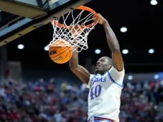 Os jogadores que entram no portal masculino incluem Bidunga do Kansas, Harris de Wake Forest e Murauskas de St.