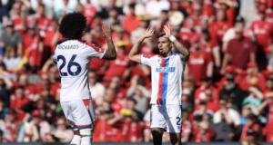 Ex-árbitro dá seu veredicto sobre o polêmico incidente de Woodman no Liverpool