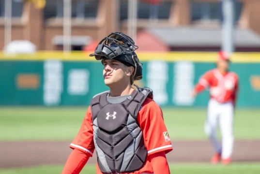 O beisebol de Maryland abandonou a série em Iowa após uma derrota por 14-4 e 5-2