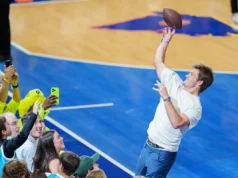 Drake May e Bill Belichick posam lado a lado em foto viral