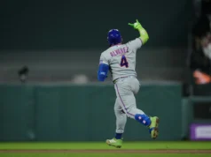 Alvarez acerta 2 home runs e o Mets derrota McLean na goleada de 10-3 sobre os Giants.