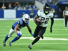 Jarian Jones dos Jaguars desiste do 22º lugar para Jalen Huskies