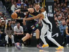 O desempenho de 40 pontos de Nikola Jokic lidera o Nuggets sobre o Spurs no OT, com o Denver vencendo pela 8ª consecutiva