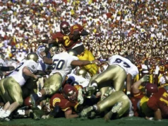 Teste antes da batalha com futebol Notre Dame e Southern Cal