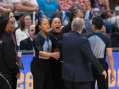 ‘O que você está fazendo cara?’: A mídia social reage à rivalidade entre Geno Auriemma e Don Staley