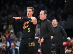Os Cavs ainda estão comprometidos em começar como atacantes pequenos
