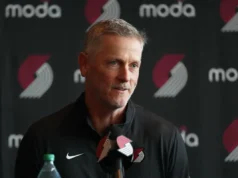 Trail Blazers supostamente cortou viagens de jogadores e checkouts de hotéis no primeiro mês de Tom Dundon como proprietário