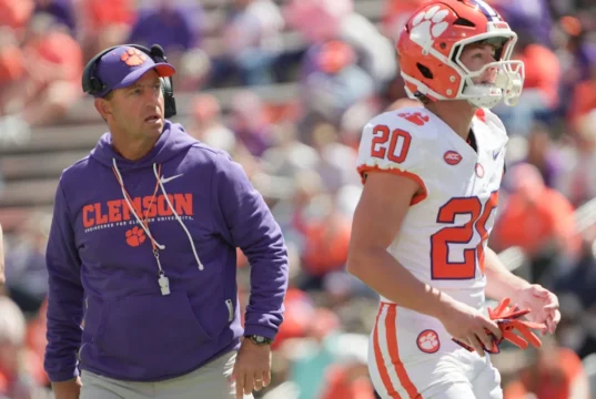 Onde o futebol Clemson entra em 2026 no ranking preliminar da ESPN SP +