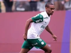 O garoto-prodígio brasileiro fica parado no Man City enquanto opta por esperar pela oferta do Barcelona