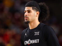 O guarda de transferência de Cincinnati, Shawn Abaev, se comprometeu com o estado da Flórida