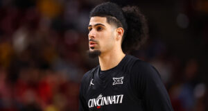 O guarda de transferência de Cincinnati, Shawn Abaev, se comprometeu com o estado da Flórida