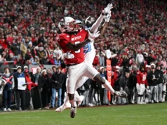 Alabama WR Noah Rogers e Iowa State S Braden Owls sofreram lesões graves nos treinos de primavera.