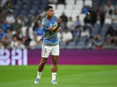 ASSISTA: Reação do meio-campista do Real Madrid após substituição do Alavés gera polêmica