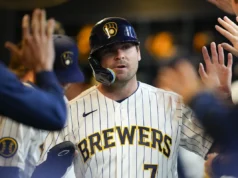 Os Brewers caíram 6-3 em entradas extras, já que a seqüência de derrotas foi de quatro rebatidas