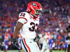 Jogadores do futebol da Geórgia retornando com números de camisa nova