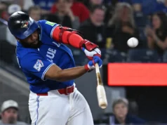 Trey Yesavage teve uma estreia marcante na temporada quando os Blue Jays derrotaram os Red Sox por 3-0.