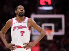 Kevin Durant é questionável para o Jogo 1 contra o Lakers. Lesão no joelho devido ao exercício