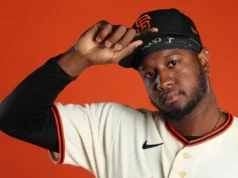 Gigantes adicionam RHP Gregory Santos, opção Blade Tidwell