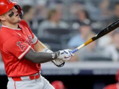 Mike Trout, do Angels, acerta outro RH para se juntar a Aaron Judge em raros sucessos no Yankee Stadium