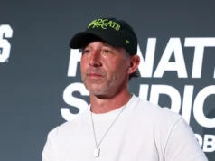 Os 49ers trocaram uma escolha de terceira rodada com os Dolphins