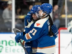 Os Goldeneyes mantiveram vivas suas poucas esperanças nos playoffs com uma vitória por 4 a 1 sobre o Torrent