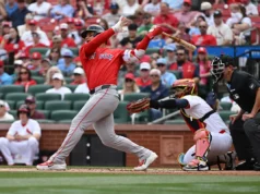 Contreras e Story tiveram 4 rebatidas cada um na vitória dos Red Sox sobre os Cardinals por 9-3.