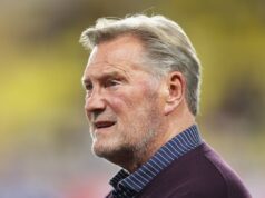 Glenn Hoddle revela que se ofereceu para treinar o Tottenham com OC Ardiles antes da nomeação de Roberto Di Zerbi