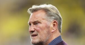 Glenn Hoddle revela que se ofereceu para treinar o Tottenham com OC Ardiles antes da nomeação de Roberto Di Zerbi