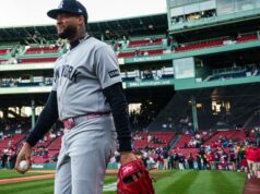 Lewis Gill, dos Yankees, é dono do Red Sox