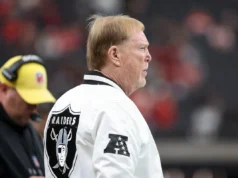 O proprietário dos Raiders, Mark Davis, critica JaMarcus Russell ao discutir a escolha número 1 no draft de 2026 da NFL