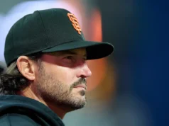 Tony Vitello vence o primeiro jogo da rivalidade Giants-Dodgers