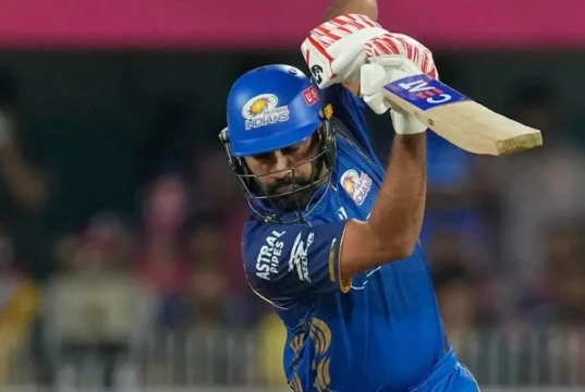 Rohit Sharma foi submetido a exame por suspeita de lesão no tendão da coxa