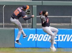 Parker Meadows, do Tigers, recebe atualização sobre lesões após colisão assustadora