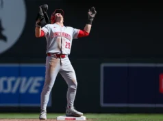 A dobradinha de 3 corridas de TJ Friedl no 9º, e os Reds se recuperam no 10º para uma vitória por 7-4 em uma varredura de 3 jogos sobre os Twins.