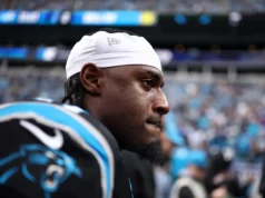 GM Dan Morgan é questionado se os Panteras ainda acreditam em WR Xavier Ledgett