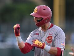 Os Trojans se recuperaram com uma vitória sobre Cal State Fullerton