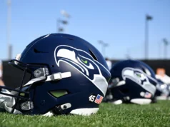Antes do draft, os Seahawks fizeram uma visita pré-draft com Iowa G Beau Stephens