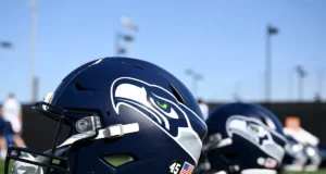 Antes do draft, os Seahawks fizeram uma visita pré-draft com Iowa G Beau Stephens