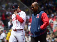 O destro do Red Sox, Sonny Gray, deixou o jogo contra os Tigers com uma distensão no tendão da coxa