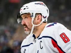 Alexander Ovechkin é aplaudido de pé pela torcida rival dos Penguins no provável jogo final em Pittsburgh