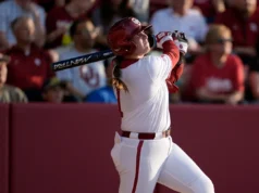 O Oklahoma Sooners venceu o Kentucky por 9 a 1 pela quarta vitória consecutiva