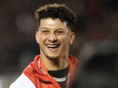 Patrick Mahomes reage a Casey Mansour selecionando Dillon no Draft de 2026 da NFL
