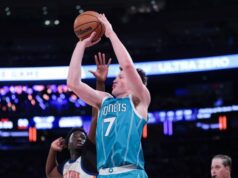 Mais arremessos de 3 pontos de um novato: como Kon Neupel do Hornets faz história na NBA ao liderar a liga às 15h