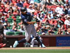 Os Mariners venceram os Cardinals por 11 a 9 em um jogo que contou com 8 home runs