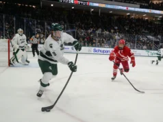 Maxime Strabak assinou um contrato inicial com o Buffalo Sabres