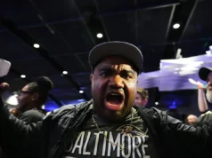 Os Ravens escolheram Oliva Vega Ione, guarda da Penn State, com a 14ª escolha, para selecionar um atacante ofensivo.