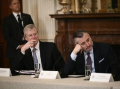 Charlie Baker explica que a mudança de novas regras da NCAA com a ajuda do Congresso é lenta