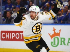 Arvidson marca 2 e os Bruins vencem os Sabres por 4 a 2 na primeira rodada da série 1