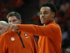 Louisville está adicionando o assistente de Clemson, Sean Dixon, à equipe